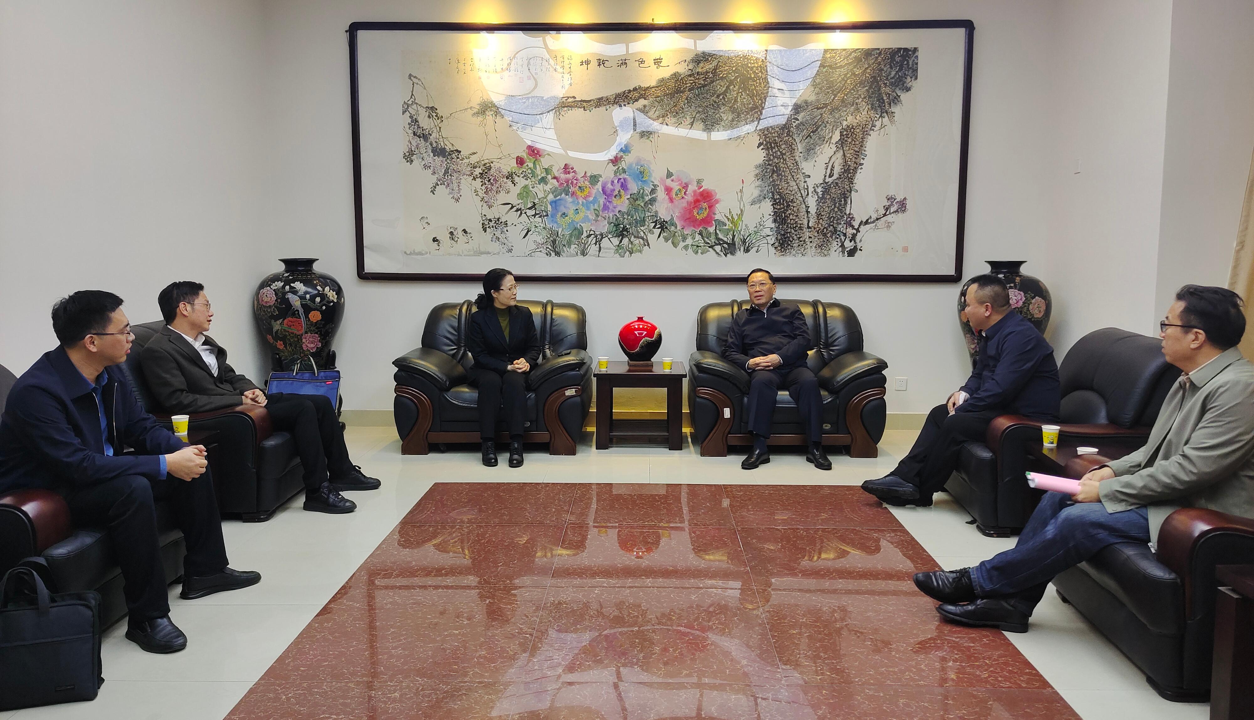 20240410陈国龙接见林蔚芬一行现场社科处.jpg