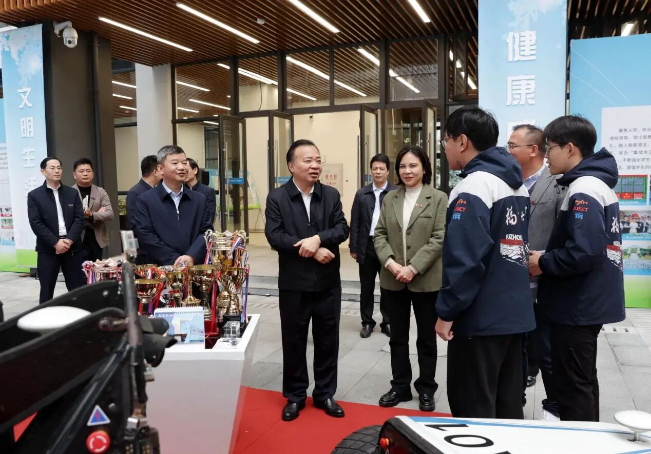 20251224全国高校“中国共产党人精神谱系”福建省示范宣讲活动学工部 (1).jpg